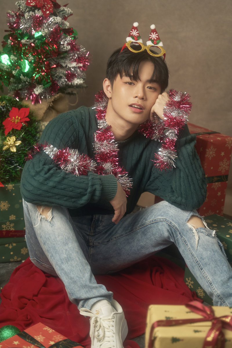 AJAAofc's tweet photo. 💚: Maligayang Pasko sa ating lahat!🎄 Naway maging masaya ang inyong mga puso hehe! labyu! 💛ᱸ⁎⁺˳

#AJAA #AJAA_Jc https://t.co/3ne4AV8oov