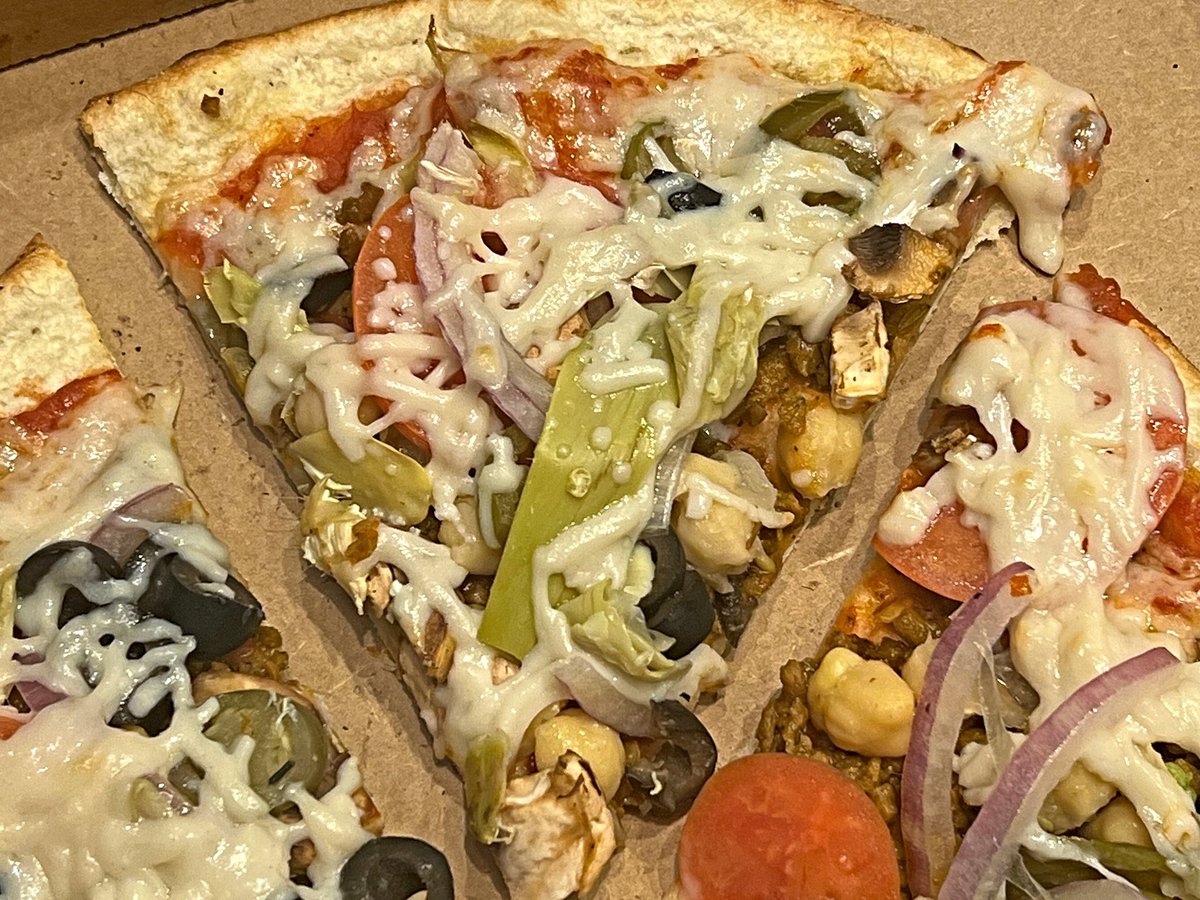 Robotvirgin's tweet photo. Vegan Pizza at MOD Pizza, a Pizza Restaurant in Tigard, OR; Vegan Sausage, Chickpeas, Daiya Cheeze, Tomato, Artichoke Hearts, Mushrooms, Olives, Jalapeño, Onion, Red Sauce, & Buffalo Sauce!
.
.
#veganpizza #veganmeat #vegan #veganfood #plantbased #veganism #modpizza #vegancheese https://t.co/VFngUNGkPS
