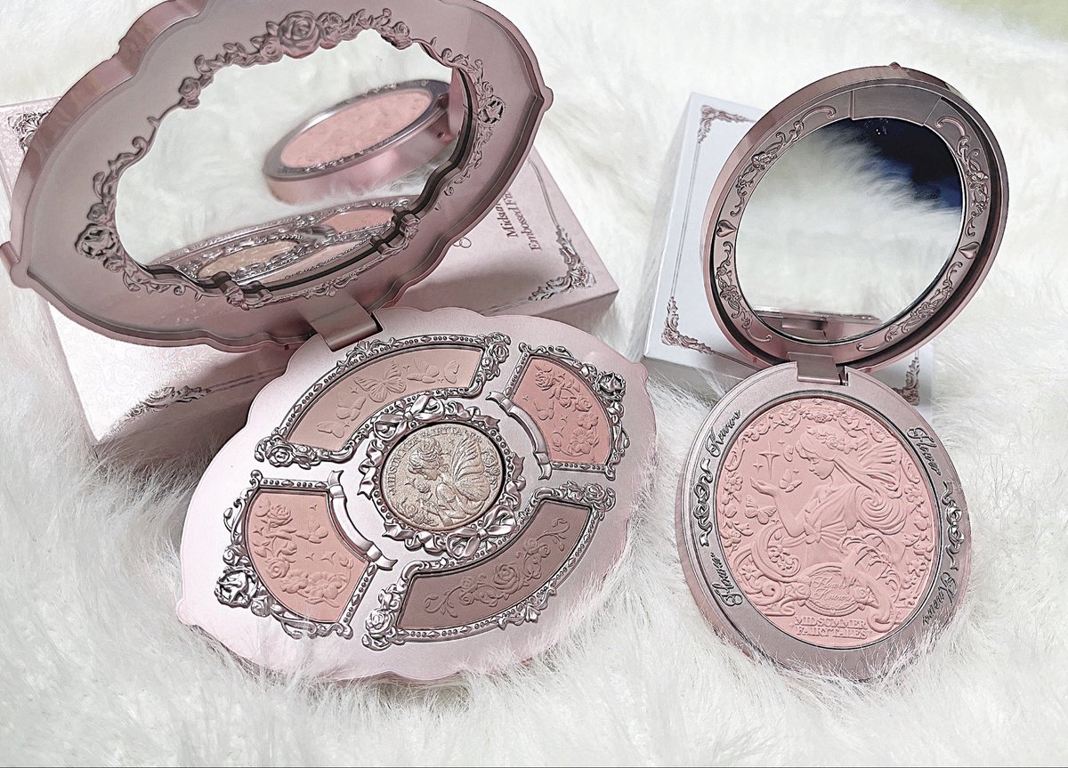 激カワアイシャドウとチーク(˘•̥⧿•̥˘ )
デザインもカラーも天才すぎるんだけど🥺💖