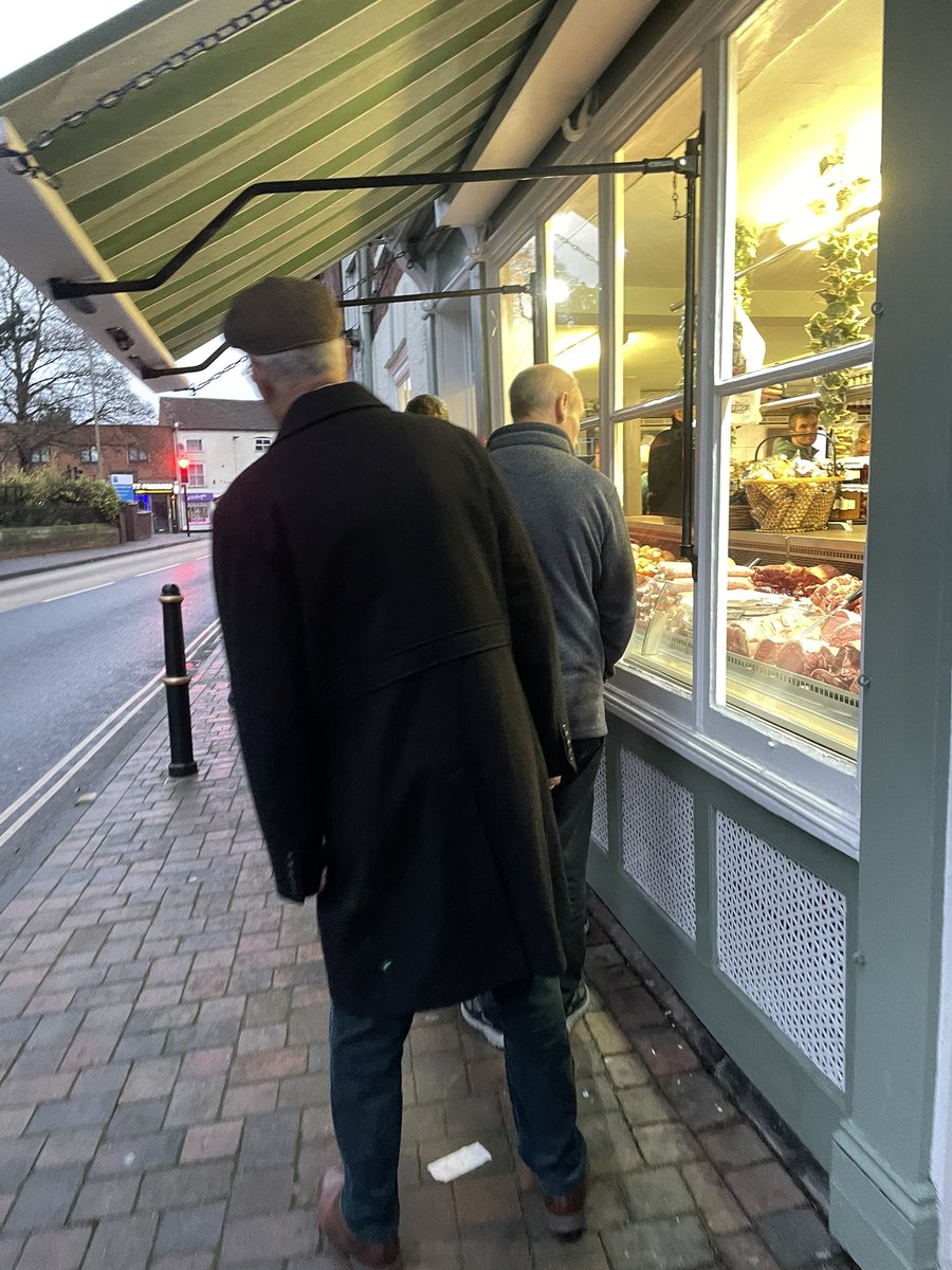 Dave Throup tweet media