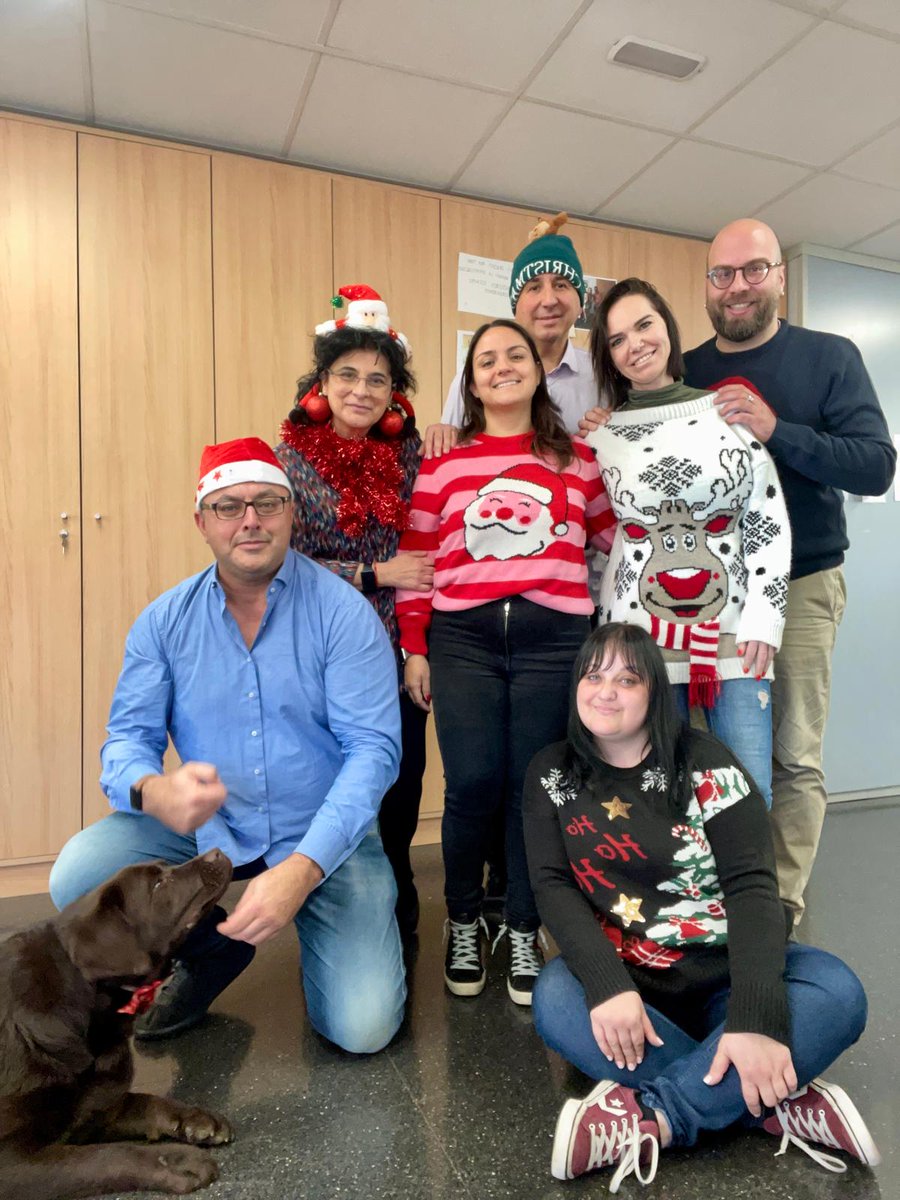 conso_7's tweet photo. 🎄Os deseamos una super feliz Nochebuena y una mejor Navidad. En #masdeunomallorca estamos de vuelta el jueves 26 a las 12.20 en @OCRMallorca https://t.co/Dm8McqPwM8