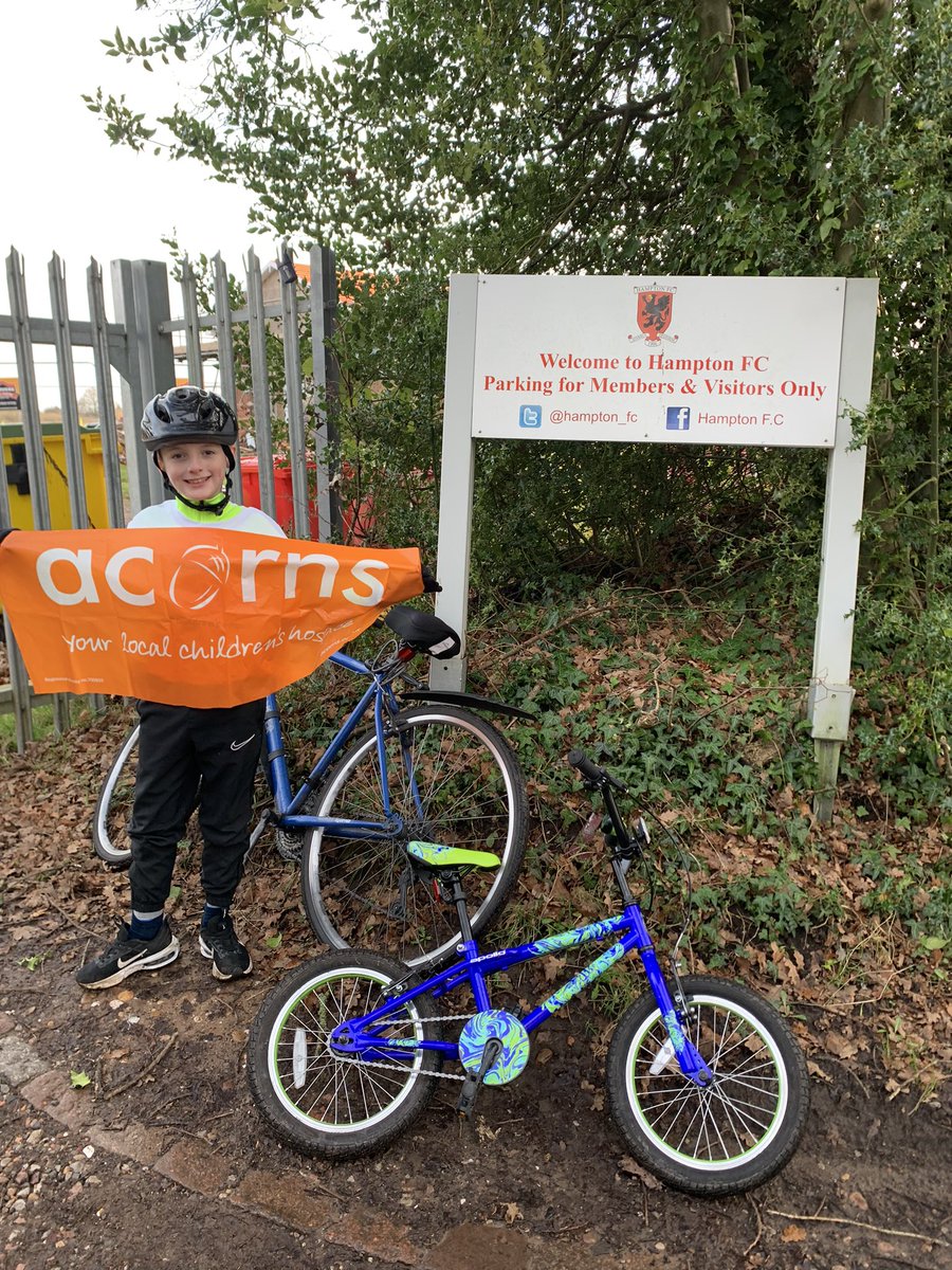 ETacademyFC's tweet photo. Next stop on the @AcornsHospice #Christmas charity cycle is @hampton_fc 

https://t.co/wAZ09RsIpj https://t.co/6EnjMT46xY