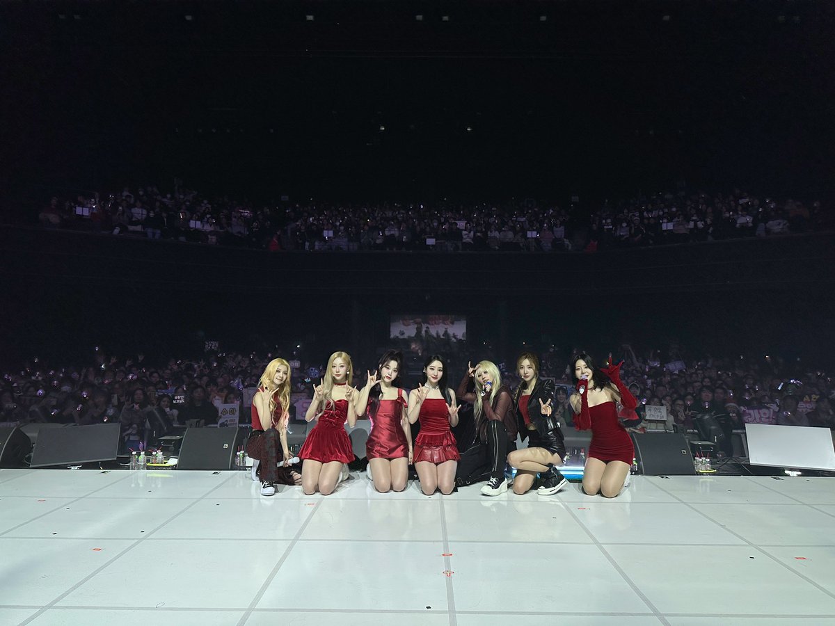 hf_dreamcatcher's tweet photo. [📸] 24.12.24 Dreamcatcher(드림캐쳐) 7 Doors of Christmas: A Lucky Encore

인썸니아와 함께한 크리스마스 이브✨
우리만의 트리🎄가 되어줘서 고마워요💕

#드림캐쳐 #Dreamcatcher
#2024WorldTour
#7DoorsofChristmas
#ALuckyEncore https://t.co/Mmxk5xT9Xu