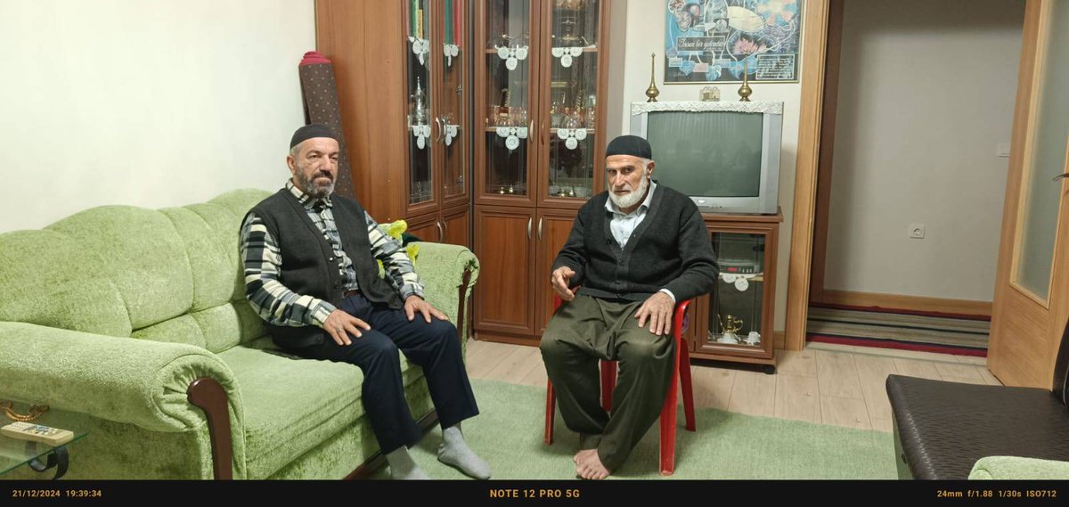 HÜDA PAR Kulp (@hudaparkulp_) on Twitter photo İlçe Başkanımız M. Sekan Gündüz ve heyetimiz, ilçemizde ikamet eden kıymetli büyüklerimiz H. Ahmet Okşaşı ve H. Mustafa Aslan’ı evinde ziyaret etti.
Samimi bir ortamda gerçekleşen ziyarettlerde, ilçe halkının meseleleri ve ihtiyaçları üzerine istişarelerde bulunuldu. İlçe Başkanımız M. Sekan Gündüz ve heyetimiz, ilçemizde ikamet eden kıymetli büyüklerimiz H. Ahmet Okşaşı ve H. Mustafa Aslan’ı evinde ziyaret etti.
Samimi bir ortamda gerçekleşen ziyarettlerde, ilçe halkının meseleleri ve ihtiyaçları üzerine istişarelerde bulunuldu.