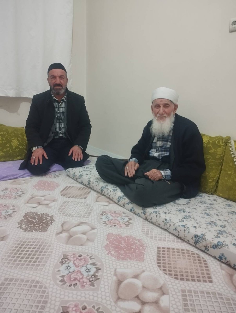 HudaParKulp_'s tweet photo. İlçe Başkanımız M. Sekan Gündüz ve heyetimiz, ilçemizde ikamet eden kıymetli büyüklerimiz H. Ahmet Okşaşı ve H. Mustafa Aslan’ı evinde ziyaret etti.

Samimi bir ortamda gerçekleşen ziyarettlerde, ilçe halkının meseleleri ve ihtiyaçları üzerine istişarelerde bulunuldu. https://t.co/VJcmT59Qd9
