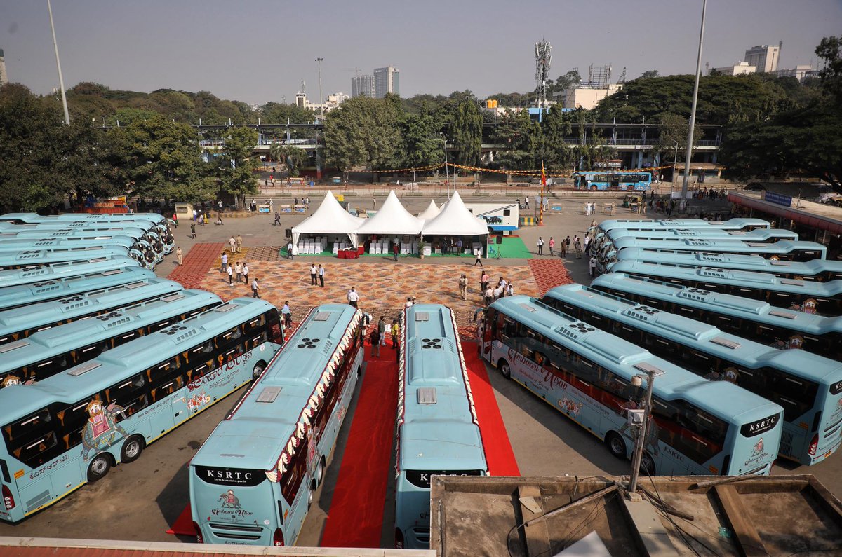 ChristinMP_'s tweet image. New Ambaari Utsav sleeper buses will operate on:  
Kundapura - Bengaluru: 2 buses, Mangaluru - BLR: 2, KIAL - Kundapura: 2, BLR - Nellore: 2, BLR- Hyderabad/HTC: 2 buses, BLR - Vijayawada: 4 buses, BLR - Ernakulam: 2 buses, BLR - Thrissur: 2 buses, BLR - Calicut: 2 buses.