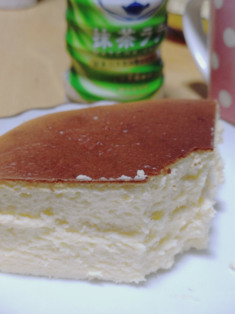raikkonen673's tweet photo. 今年のクリスマスは、スフレチーズケーキがリクエストだったので焼いて食べる😋 https://t.co/49rVVwFlK0