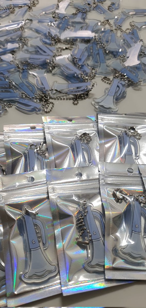 멜로디 응원봉 버전³ 출시 기념 나눔 💙

드디어 왔어요 😆
크리스마스 이브때 단순 노동중 입니다 🎄
100개 이상 포장 완료 🍑
#rt ❤️ 하트 눌러주세요 ㅎ
추첨해서 연락 드릴께요 🎅
(현장 나눔도 곧..ㅎ☺️)

#BTOB #비투비 #서은광 #이민혁 #이창섭 #임현식 #프니엘 #육성재 #멜로디 #응원봉 #나눔