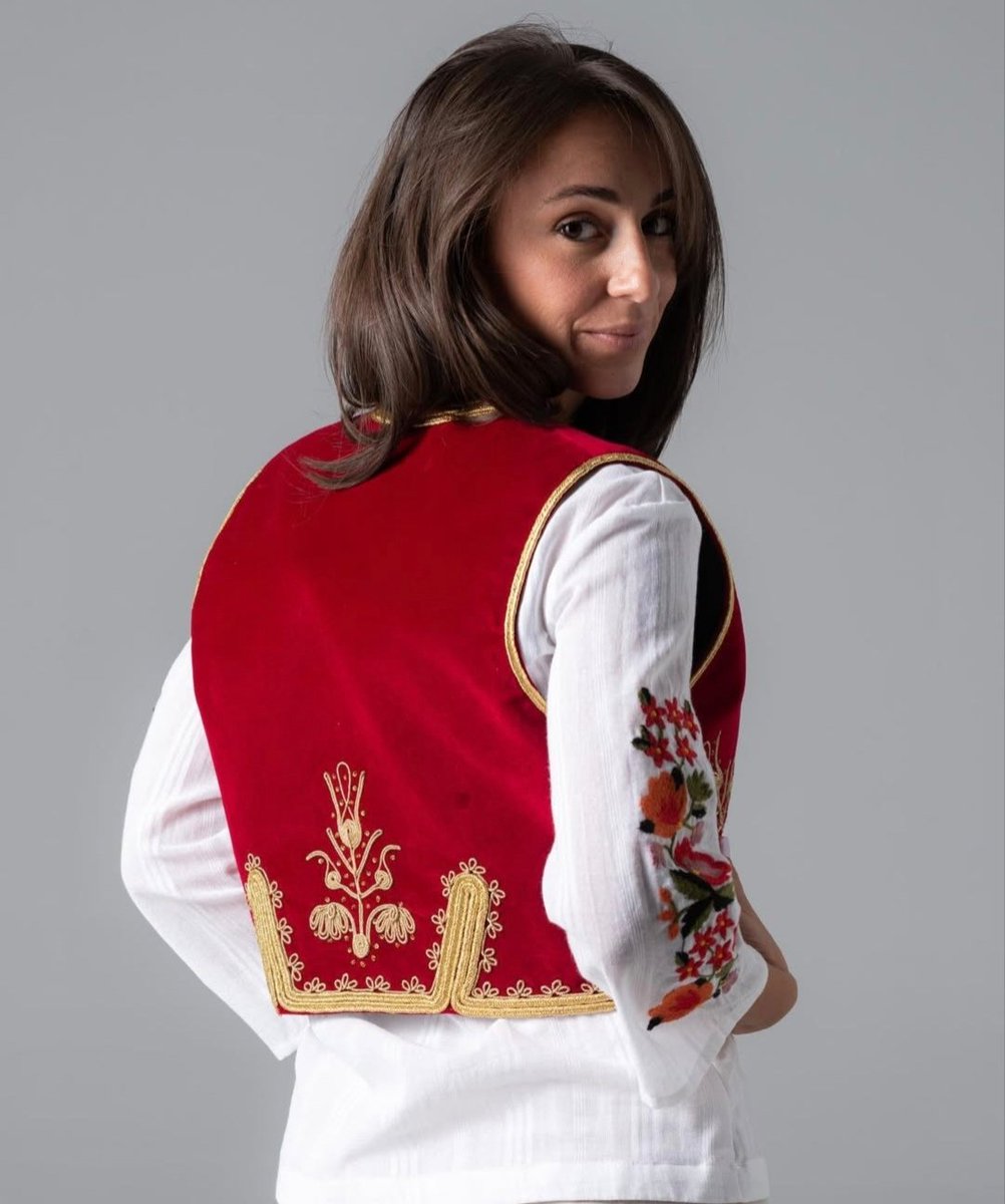 ~ Модни патриотизам

🍀 Рад и фотографија Опанчареве кћери