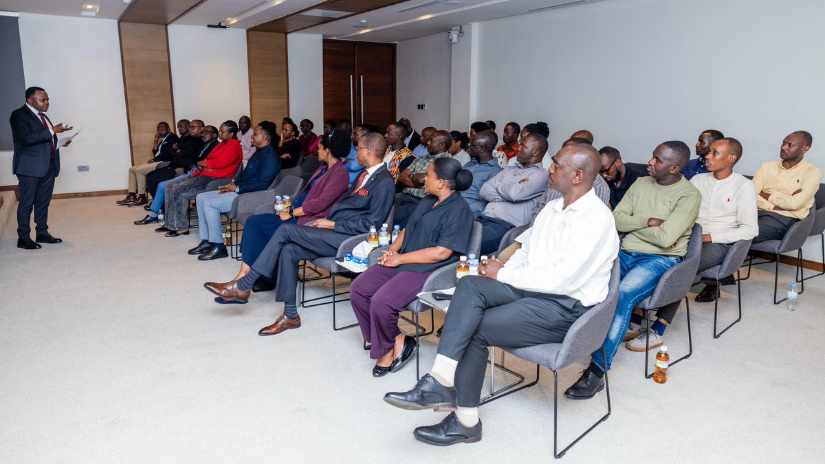RwandaYouthArts's tweet photo. Today, the Ministry of Youth &amp; Arts and @RwandaYouth staff attended the handover ceremony as outgoing PS @ParfaitBus handed over to incoming PS @NgaboBrave. Staff &amp; Senior Management expressed gratitude to the outgoing PS for his leadership &amp; pledged support to the incoming PS. https://t.co/Hke7NXW2Ob