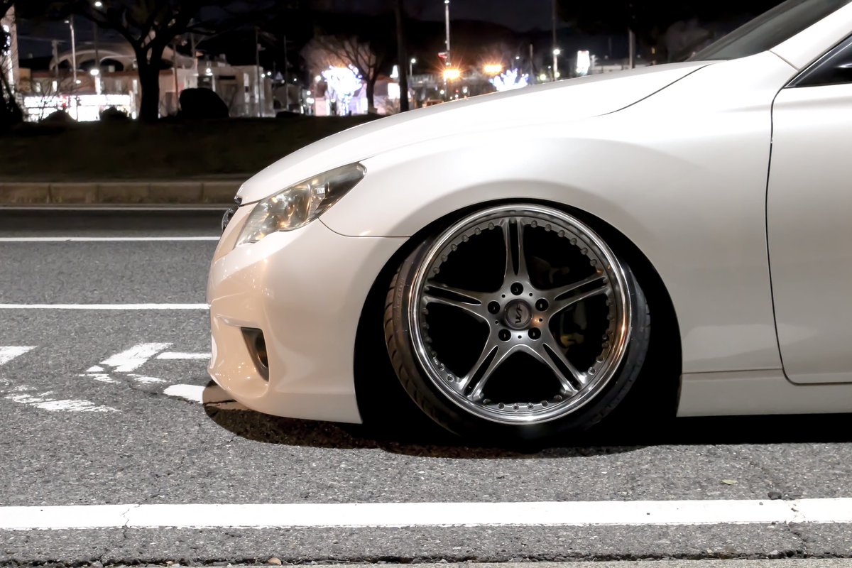 ta__grx130's tweet photo. 改めてリメイク（？)しました
ヴェルフェンgt-03 18㌅
リヤアッパー　メーガン→スキッド
前後ちょいキャン増し
番変　
フレーム前後プレステージ
スリーキャッツ→純正リヤピース
まだ詰めが甘いけどざっとこんな感じ
来年はブレーキ、、、？ https://t.co/vEWPYA3XxJ