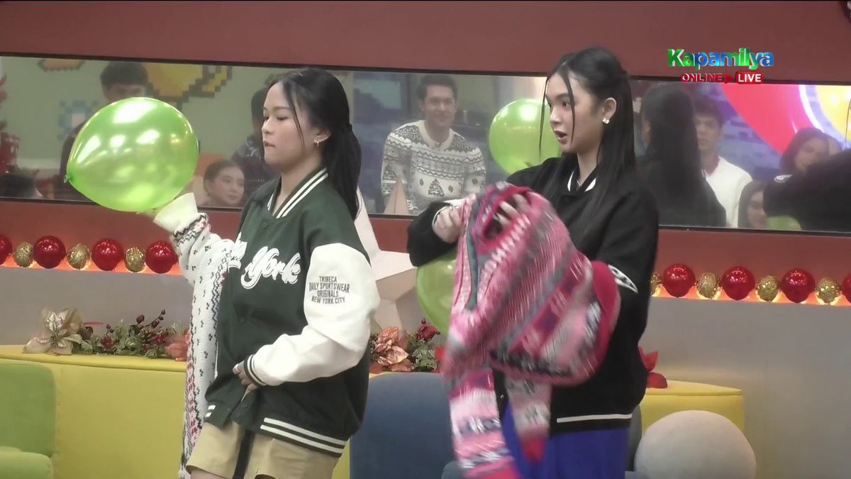 PBBabscbn's tweet photo. Team Kai and Rain, at ang kalahating buko pandan dahil di nila nagawa ang challenge

#PBBGen11NocheBuena #PBBGen11Big4Ever https://t.co/GnqAtqaEMG