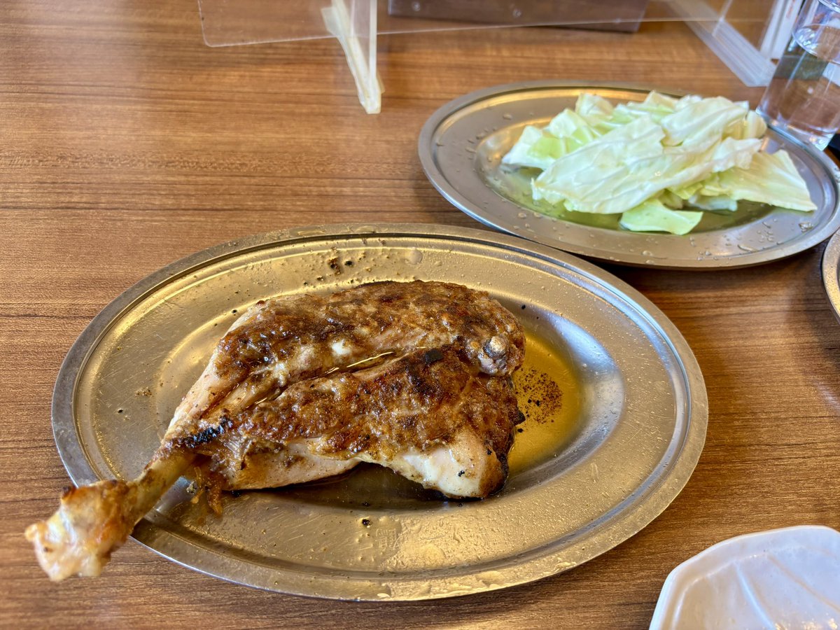 一鶴なのにアジの三杯酢？って思ったけど美味しかったん😋
その後はもちろん骨付鳥も食べたけどね✨🎄✨