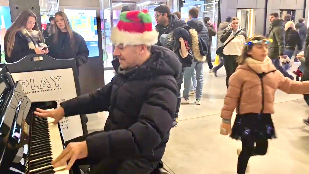 So much fun in London at the public pianos. It’s been a joy to rediscover them.