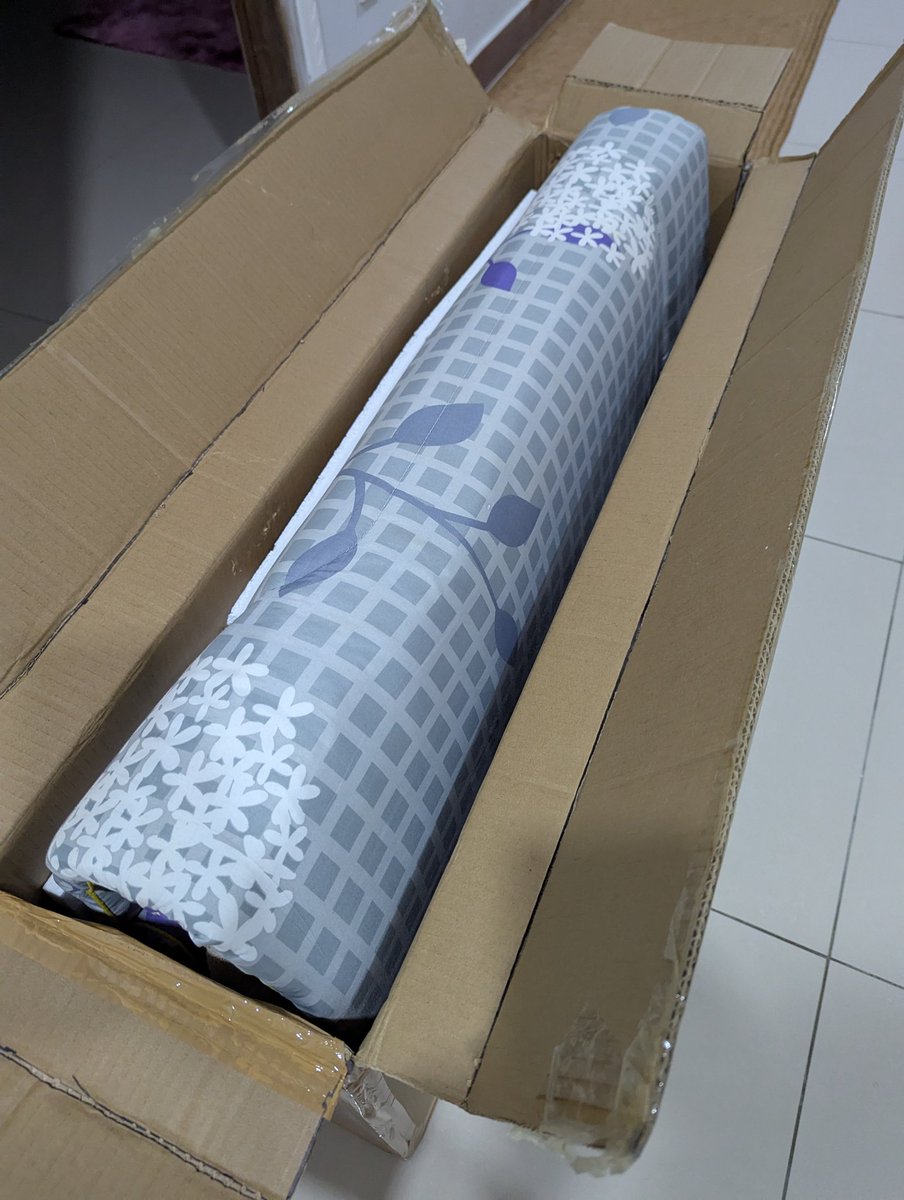 mikhailclair's tweet photo. Wait...this is what I wanted, a mattress topper https://t.co/DvdC0qRbM1