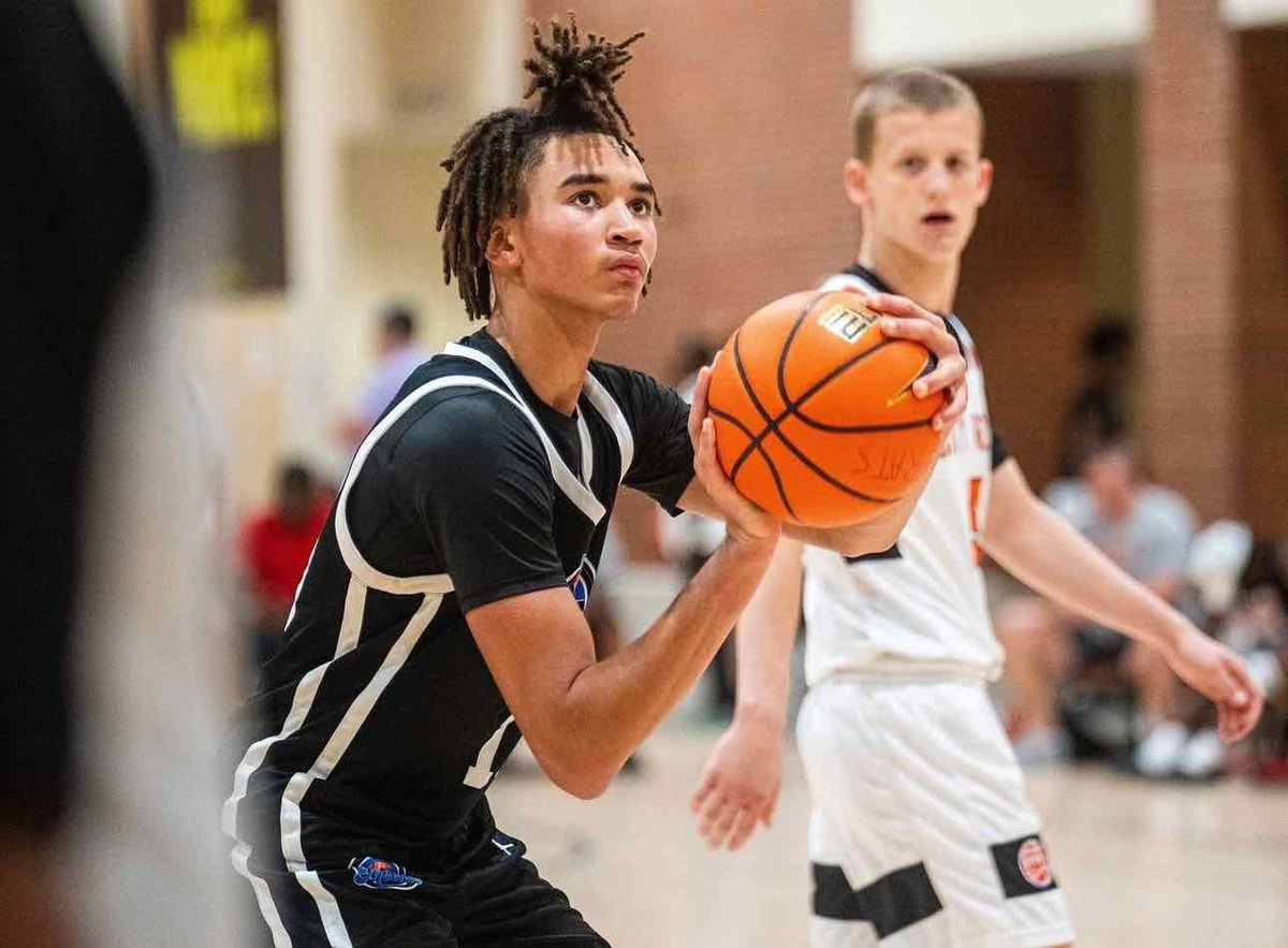 Travis Graf (@travisgrafhoops) on Twitter photo Derby City Spotlight: Boogie Cook
2028 wing <a href="/BoogieCook14/">Boogie ”Jordan” Cook</a> is one of the more intriguing young prospects in the state of Kentucky. His combination of length, athleticism, and 2-way impact early is noteworthy.
🔗: madehoops.com/made-society/a… Derby City Spotlight: Boogie Cook
2028 wing <a href="/BoogieCook14/">Boogie ”Jordan” Cook</a> is one of the more intriguing young prospects in the state of Kentucky. His combination of length, athleticism, and 2-way impact early is noteworthy.
🔗: madehoops.com/made-society/a…