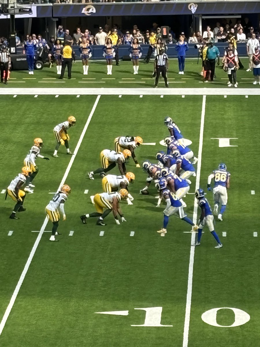 DrRobertKlapper's tweet photo. WEEKENDWARRIOR SHOW. Rams may be seeing Packers again in Playoffs! This time we got #Higbee back from Surgery! https://t.co/AxTY703nnB