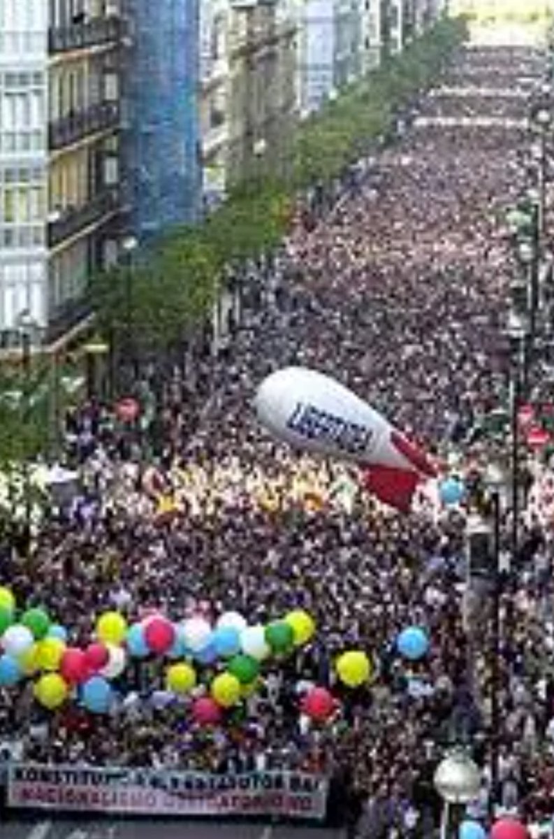 ProfesorTornas5's tweet photo. Un año más, MIL GRACIAS por haber formado parte de una plataforma que defendió LA LIBERTAD en el País Vasco. Una plataforma que ha sido estratégica e injustamente olvidada.
La mejor iniciativa de la democracia sin duda.
@cmgorriaran 
@Savater_ @maitepagaza  @rosadiezglez https://t.co/mCsSIPa1tk