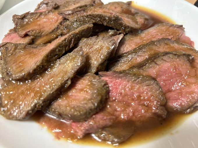 ローストビーフステーキ焼いたワン!!シャンメリーで乾ぱ…アーニャ!? 