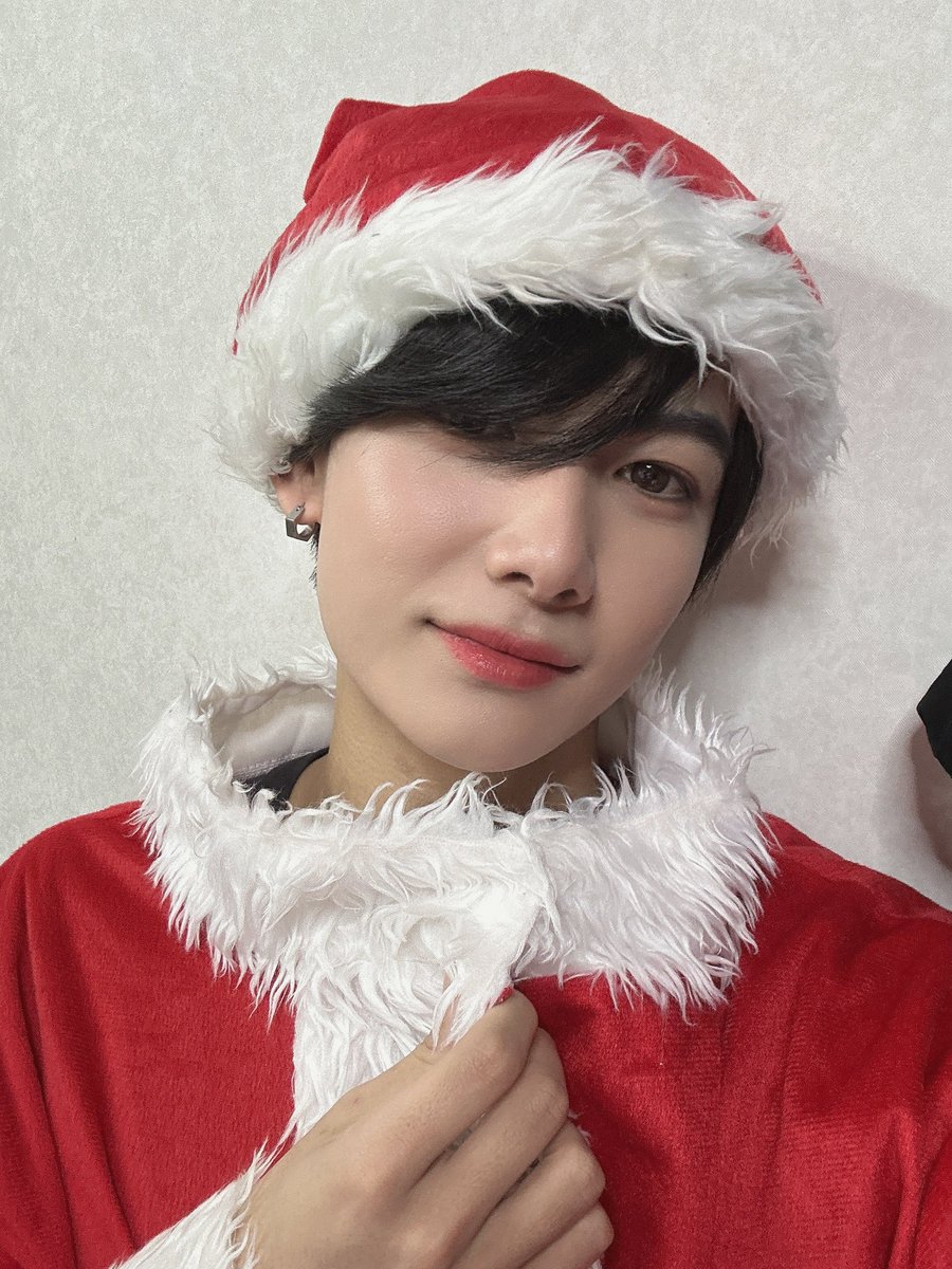 IBUKI070401's tweet photo. クリスマス公演ありがとう！
今日はクリスマスイブでしたー！
みんなサンタクロースなったよん🎅
明日もクリスマスだから、良いクリスマスにしよ！
今日も来てくれてありがとう！🙇‍♂️ https://t.co/LWMsL6Uv4g