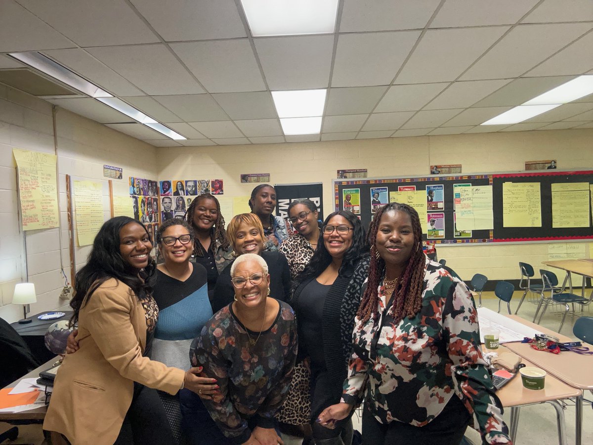 TeachPlusPA's tweet photo. In Nov. & Dec., our Affinity Groups focused on purpose, trust, & community. Shoutout to Dr. Aisha Eubanks & the Germantown Affinity Group for empowering Black educators! Ready to join? Submit an Interest Form! https://t.co/Df0JrcrCvg #Phled #PAGN #TeachersOfColor #TeachPlusPA https://t.co/fPxrVs8XmD