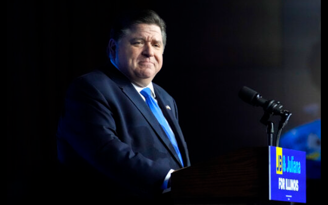 makeitinIL's tweet image. 💡 @GovPritzker announced U of I is the Midwest leader in the new SMART USA Institute for semiconductor manufacturing.
🚀 $50M in state funding
🔬 Advancing digital twin tech for chip manufacturing
Photo Credit: @WJOL
#MakeItInIllinois #SemiconductorRevolution
