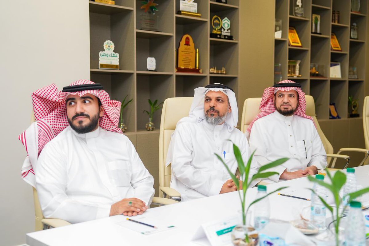 hajigift's tweet image. 🎯| أكثر من 225 مليون مستفيد منذ تأسيسها!

تشرفت جمعية #هدية_الحاج_والمعتمر بزيارة الرئيس التنفيذي لتنمية القطاع غير الربحي، الأستاذ أحمد السويلم، لمقر الجمعية الإداري #بمكة_المكرمة ، للاطلاع على إنجازاتها وخططها المستقبلية لخدمة #ضيوف_الرحمن