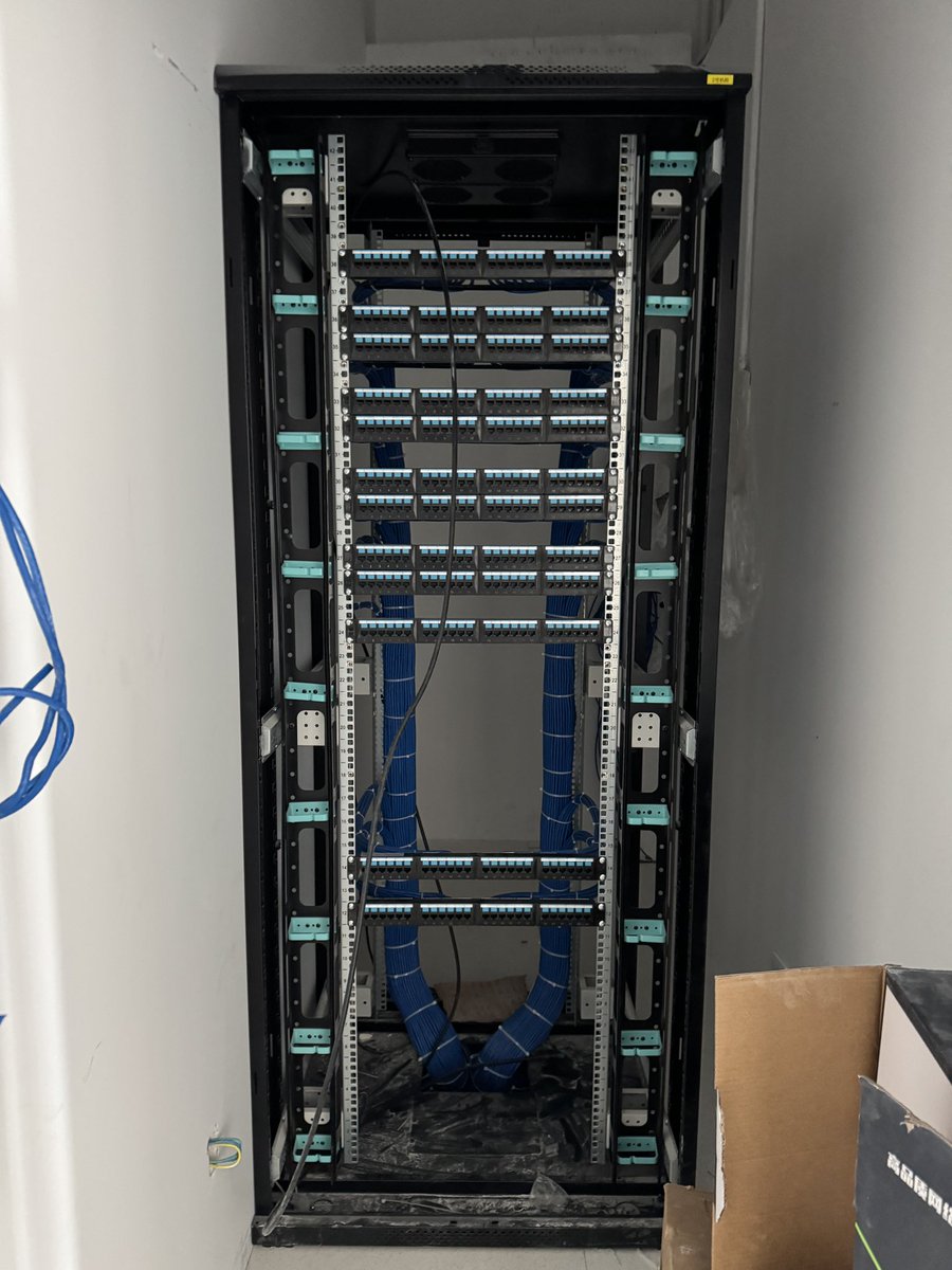 runaifly's tweet photo. we did 4 floors ,1020 Cat.6 UTP nodes in 7 day's to this https://t.co/iS6CMRw6ao