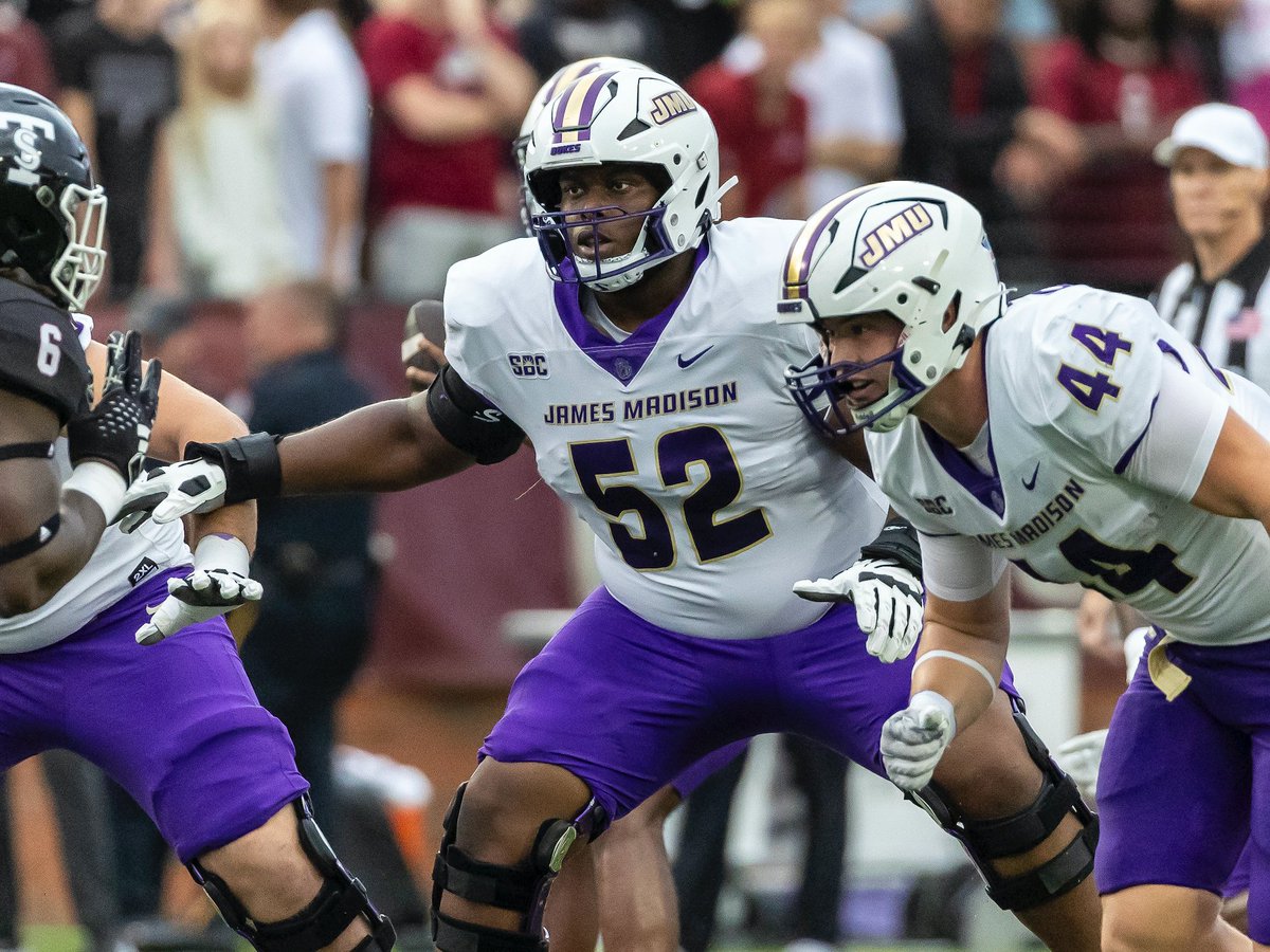 Former JMU OL Tyshawn Wyatt has starting experience at guard and tackle, and his versatility is of value in the portal. He visited #UVa on Sunday. 

“What [UVa] stressed to me was that they like my athleticism.” Hoos transfer target story on Wyatt: dailyprogress.com/sports/college…