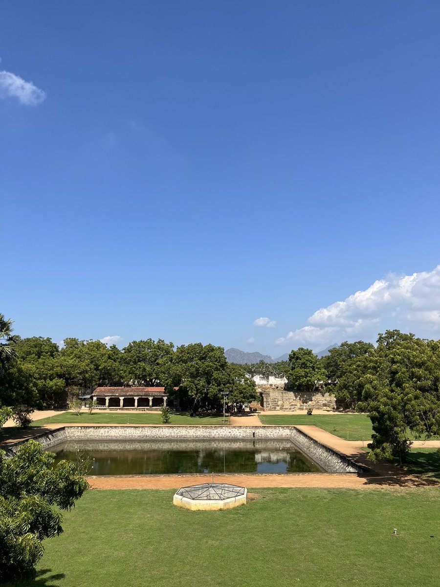 giri619's tweet photo. Visited Vattakottai today, an 18th century fort built by the Tranvancore kings. Offers some stunning views of the western ghats and the ocean ! https://t.co/1mxV4W15mU