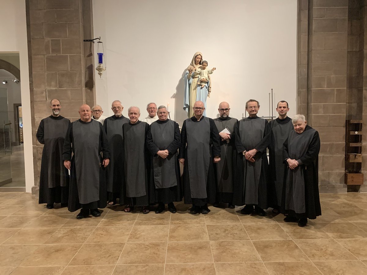 CR_Mirfield's tweet photo. A group photo taken after Fr James was made a Novice at Evensong on Sunday.
With our thanks for all who were praying with us and for him,
and with very best wishes to you and your family this Christmas,
the brethren CR. https://t.co/vuUrBgmhuN