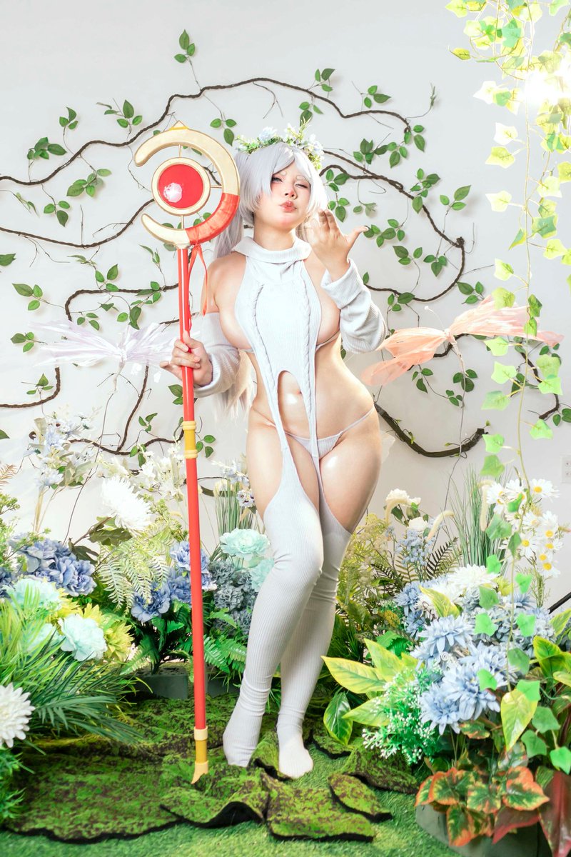 Napito3010's tweet photo. 💋 for Christmas 🌲❄
#Christmas #MerryChristmas #frieren #frierencosplay #SousouNoFrieren https://t.co/ko5DDgXxPJ