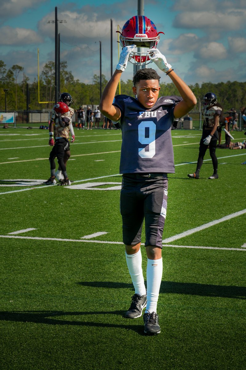 Seanmalone90507's tweet image. FBU Weekend
Defensive Back 5'7 140
5 Pass Break Ups
3 Sacks
2 Catches Allowed In 3 Games