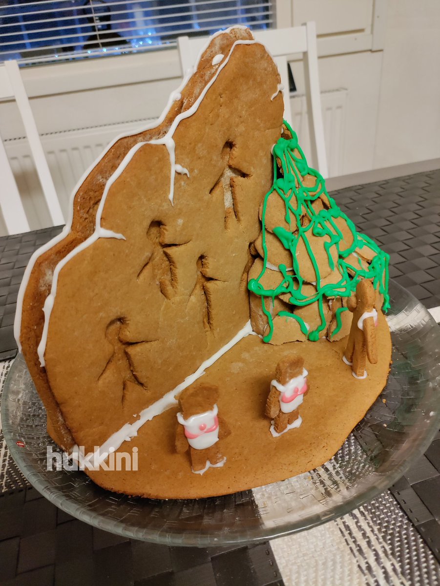 hukkini's tweet image. Merry Christmas!
I made Gingerbread Enigma of Amigara Fault
It took me three days 🥲 #junjiito