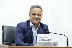 GMALFARO's tweet photo. 🔴AHORA #EME 📻|🎙dialogamos con el concejal, @LeacGonzalez . El @ConcejoSantaFe aprobó la creación de un consorcio entre municipio y empresarios para mejorar la zona de boliches en #RN168. https://t.co/Ck0rqEWpc7