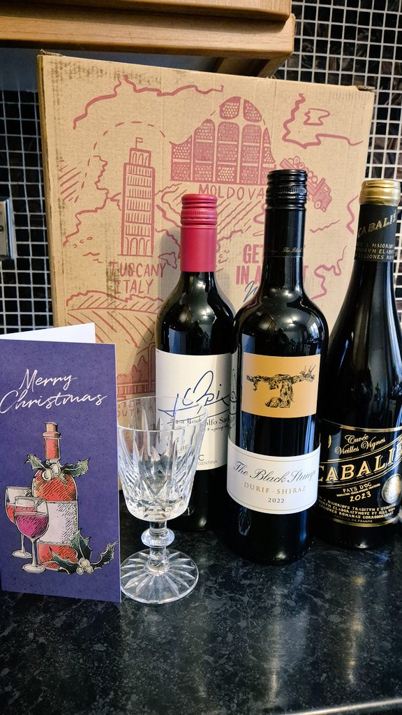 Thankyou <a href="/Cornerstonesedu/">Cornerstones Education</a>  <a href="/DeputyGrocott/">Mr G</a> for my treat! It absolutely made my #ChristmasEve 😍🌟✨️
#edutwitter

MERRY CHRISTMAS 🎄✨️🎉
#Christmas
