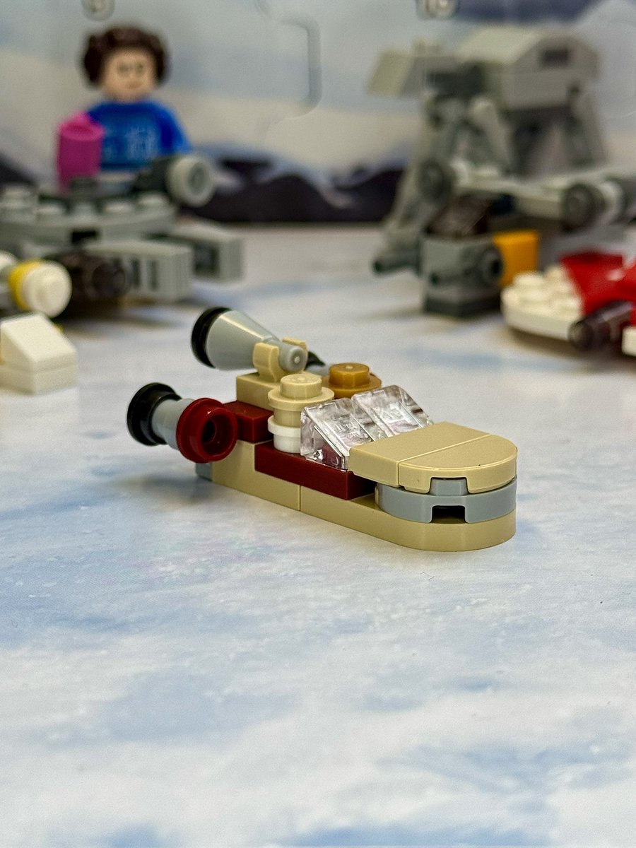 Star Wars Lego Advent 2024, Days 17-24.

For the full story and set: Instagram.com/maddogmalcs

Have a fantastic Christmas everyone! May the Force be with you!

In memory of <a href="/CraigSpivey/">Craig Spivey</a> ❤️

#starwars #lego #adventcalendar