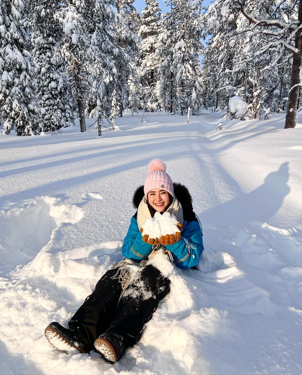 NweLayly's tweet image. Freezing hands, but a warm heart filled with joy ❄️❤️ #IceFishingFun