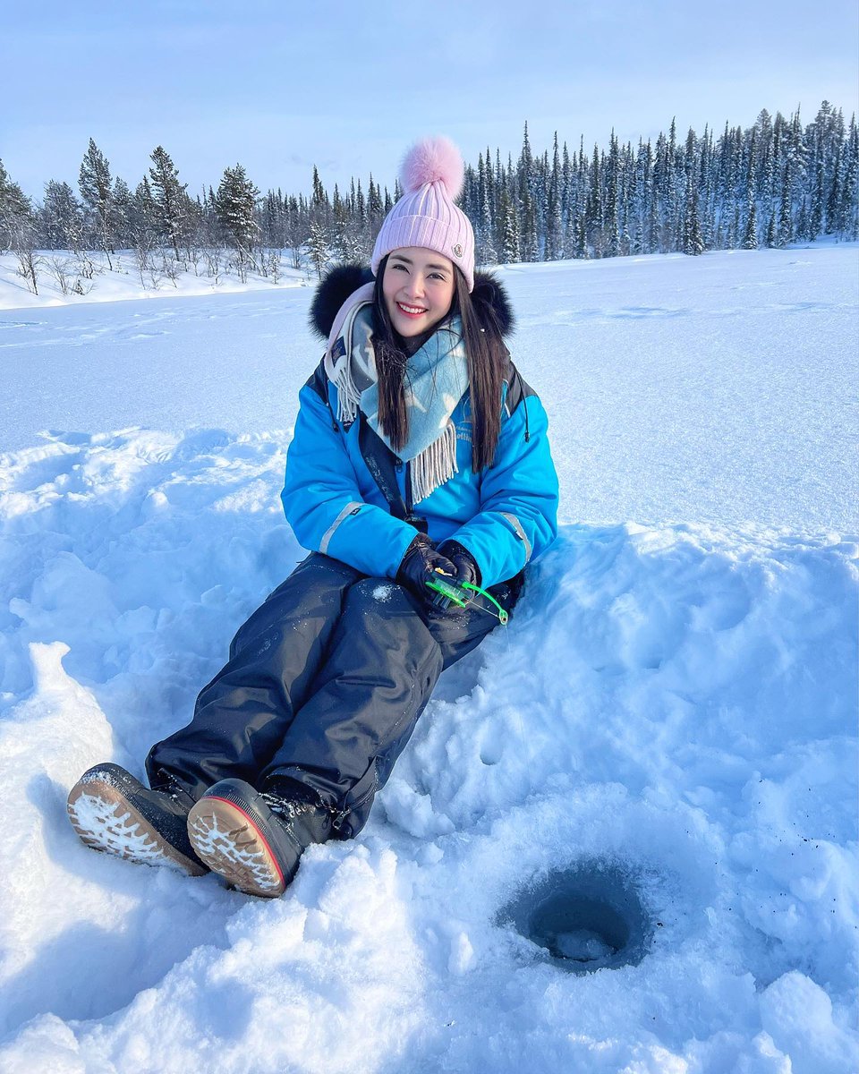 NweLayly's tweet image. Freezing hands, but a warm heart filled with joy ❄️❤️ #IceFishingFun