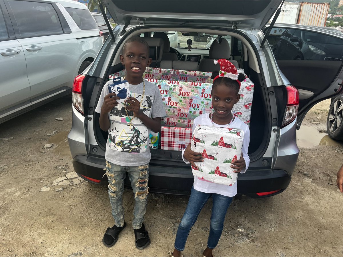 HLSCC Campus Store Toy Drive: A Heartwarming Success! 🎁

This season, our Campus Store Toy Drive brought the community together for a beautiful cause. With your support, we collected a significant number of toys for WIN-BVI, bringing smiles and joy to children for the holidays.