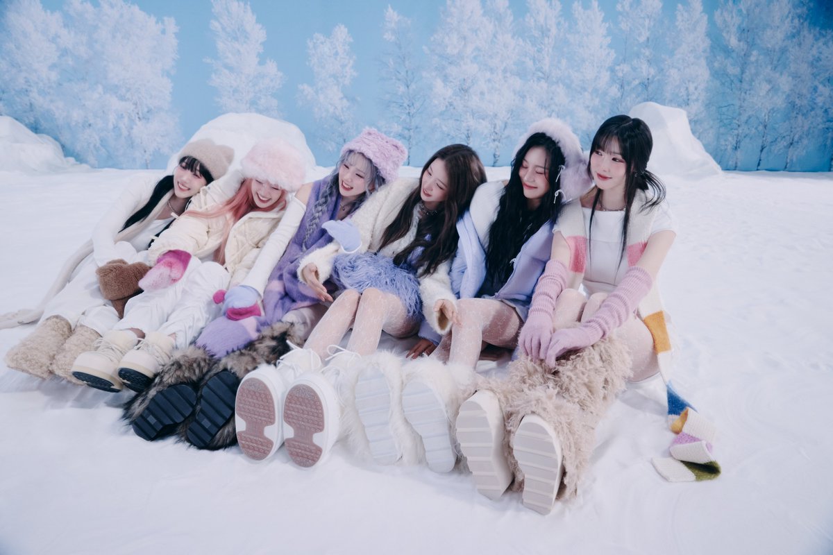 GFRIEND 10th Anniversary &lt;Season of Memories&gt;
CONCERT CONCEPT PHOTO 

🗓️ 25.01.17. (FRI) 8PM (KST)
🗓️ 25.01.18. (SAT) 6PM (KST)
🗓️ 25.01.19. (SUN) 5PM (KST)

#여자친구 #GFRIEND
#Season_of_Memories