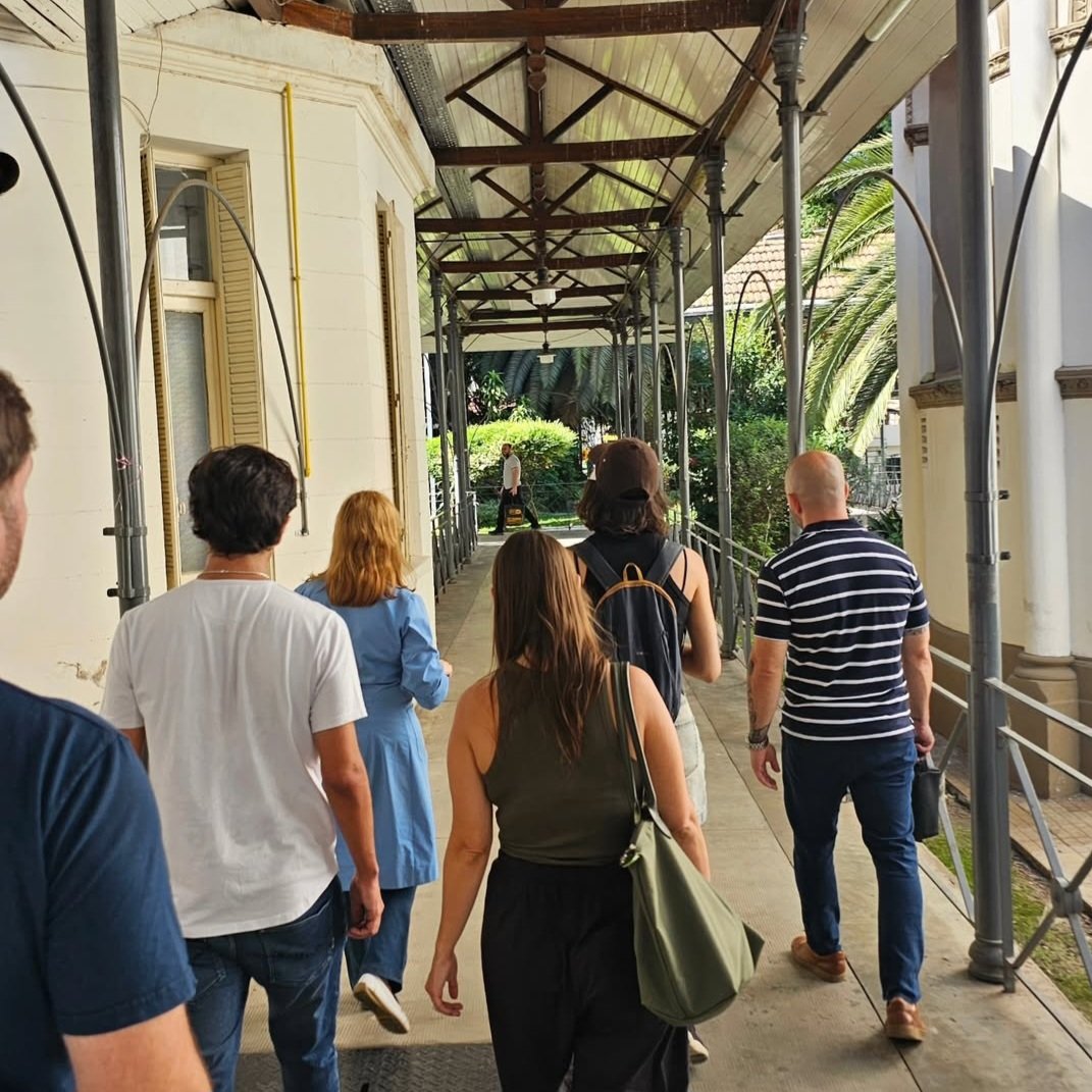 Todos los chicos merecen recibir regalos en Navidad 🎄
Desde el radicalismo de la comuna 2, nos acercamos al Htal de Niños a entregar donaciones de juguetes y libros 🧸📚
¡Felíz Navidad para todos los integrantes de la institución!
<a href="/ateneorecoleta/">Ateneo de la Recoleta Elvira Rawson</a> <a href="/radicalesxarg/">Radicales x Argentina</a>
<a href="/UCRCapital/">UCR CABA</a>