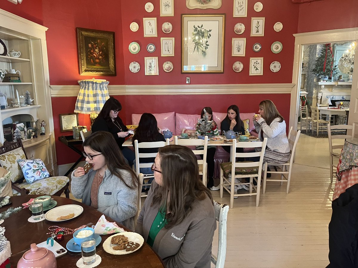 Keeper_Program's tweet image. Thank you @acausefortea for allowing our girls to have cookies and cocoa with their wonderful mothers and sisters ❤️ #togetherwecandoanything