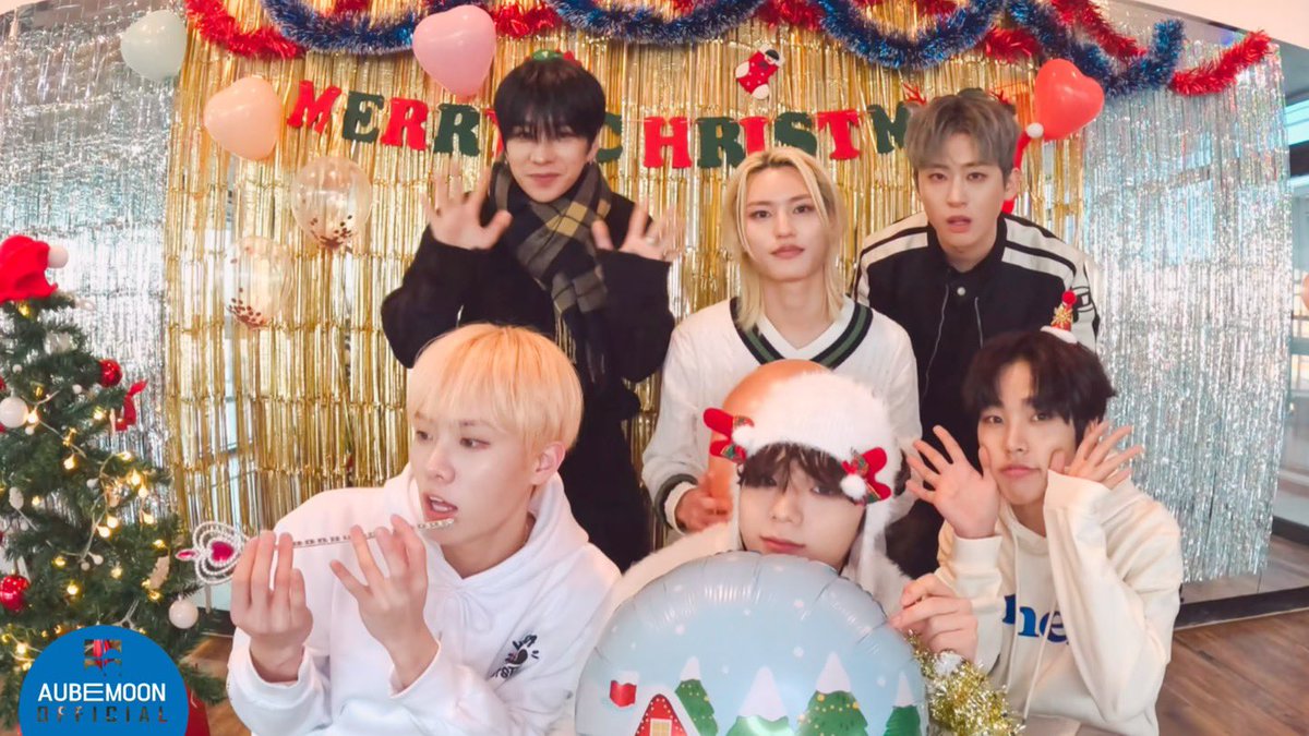 nchiveofficial's tweet photo. [📺]

엔카이브(NCHIVE) - 1st CHRISTMAS SPECIAL DIGITAL SINGLE [첫 번째 NChristmAs!] Special Clip

🔗 https://t.co/bsGLi6d240

#NCHIVE #NCV #엔카이브
#1stNChristmAs #첫번째엔크리스마스 #Christmas
#AUBEMOONSTUDIO #오브문스튜디오 https://t.co/TVqcenklHV