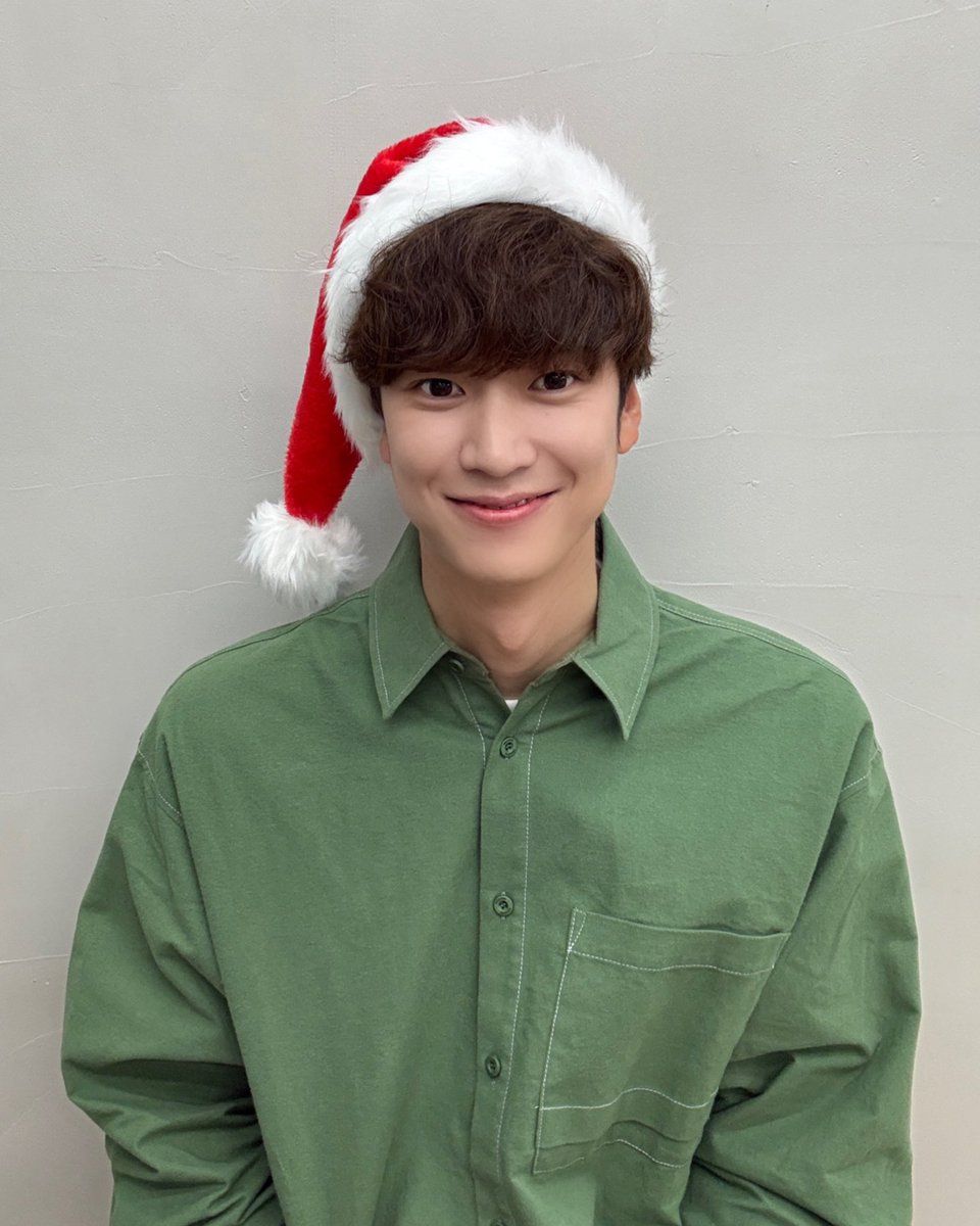 🎄산타 인우의 선물이 도착했습니다! 🎅🏻

더 많은 사진은 나인우 공식 비스테이지(b.stage)
[누룽지♡ ONLY]을 통해 확인해주시기 바랍니다. 

🔗 nainwoo.bstage.in/contents/676ab…

#나인우 #NAINWOO
#누룽지 #NWOORUNGJI