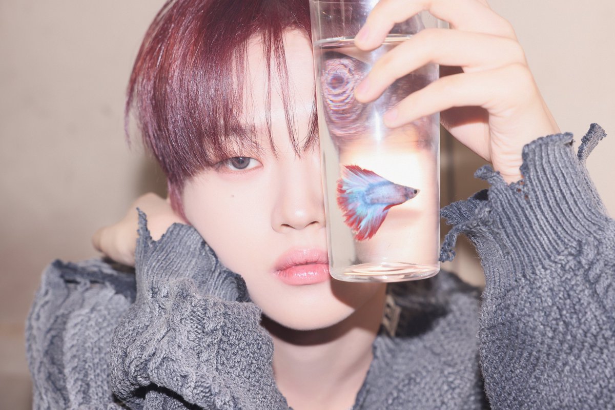 위아이(WEi) 

7th Mini Album
[The Feelings]

CONCEPT PHOTO 'Manic'

2025.01.15 6PM (KST)

#위아이 #WEi
#강석화 #KANGSEOKHWA 
#TheFeelings