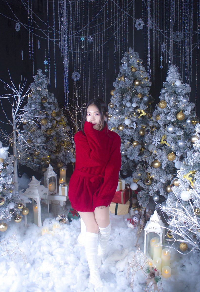01_haeoleumdal's tweet photo. ˚₊✩‧₊❅｡. 𝙈𝙚𝙧𝙧𝙮 ҉ 𝘾𝙝𝙧𝙞𝙨𝙩𝙢𝙖𝙨 .｡❅₊·₊˚✧

model. @yoon072794 https://t.co/uOmy1htKb9