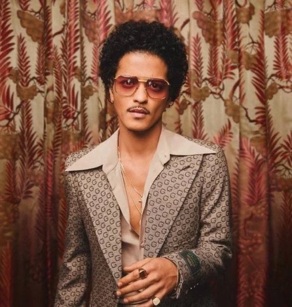 PopBase's tweet image. Bruno Mars becomes the first artist in Spotify history to surpass 140 million monthly listeners.