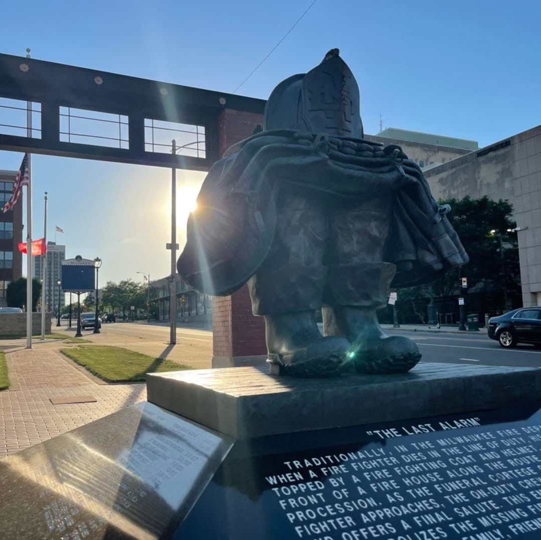30 years ago today, Milwaukee Firefighter Lionel Hoffer made the ultimate sacrifice while battling a church fire. We honor his memory and the sacrifices of all firefighters who serve our communities.

Think of Lionel and his family today. Stay safe, Brothers and Sisters.