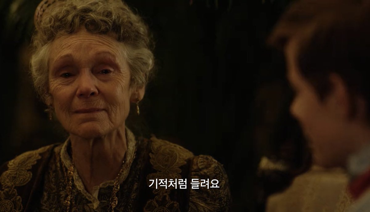 나이를 먹을수록 나를 숨김없이 보여줄 수 있는 사람을 만나기란 쉽지가 않아서 그런 사람을 만나는 게 기적에 가깝다는 말이 너무 공감 돼